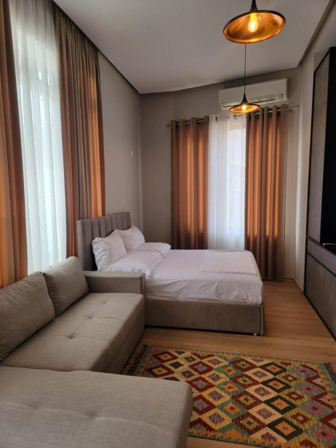 Berhami Studio Apartment Tiranë Eksteriør bilde