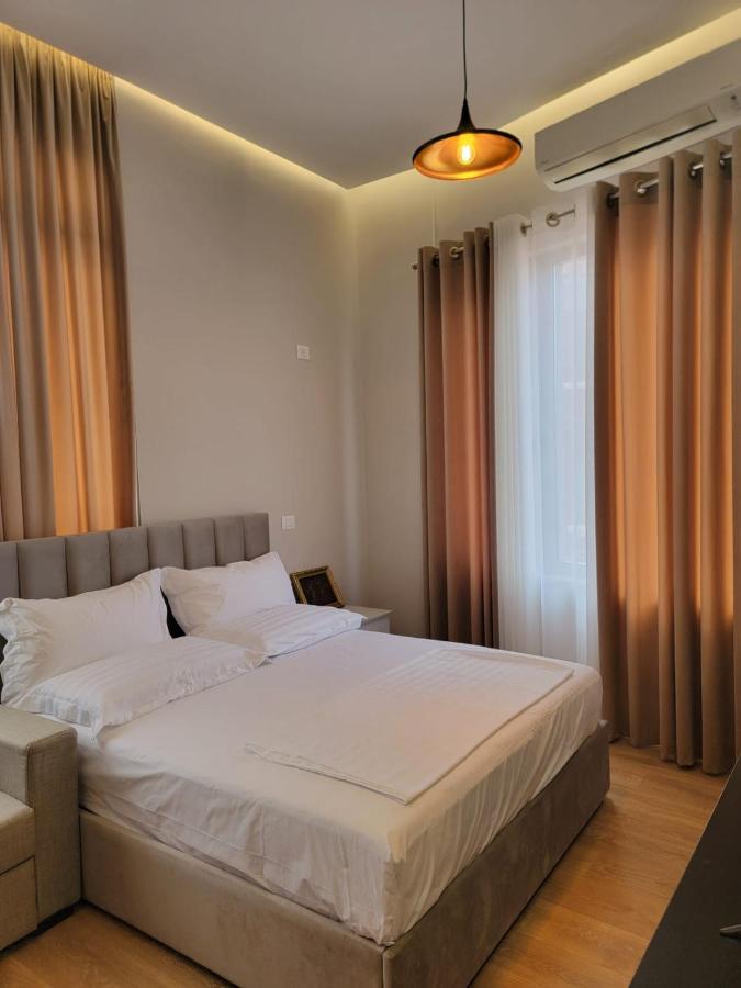 Berhami Studio Apartment Tiranë Eksteriør bilde
