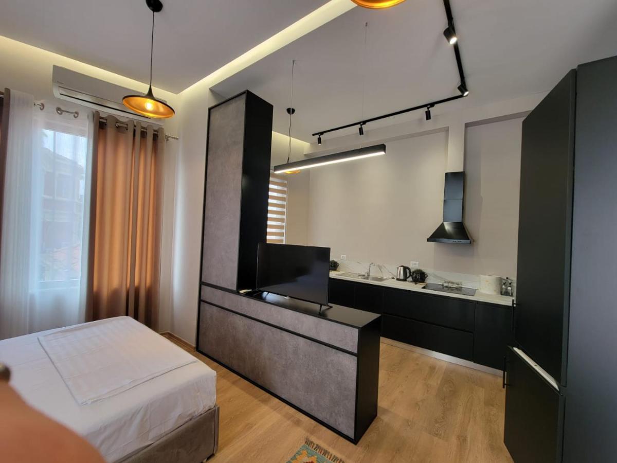 Berhami Studio Apartment Tiranë Eksteriør bilde